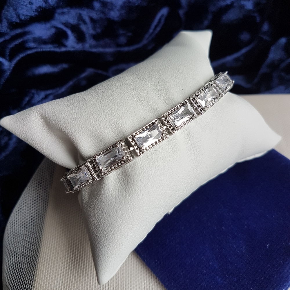 Swarovski Elements 925 Silver Clear Rectangular Halo Tennis Bracelet NEW - Picture 12 of 14